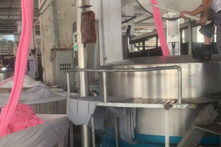 Dyeing factory production-semi-finished dehydration zone