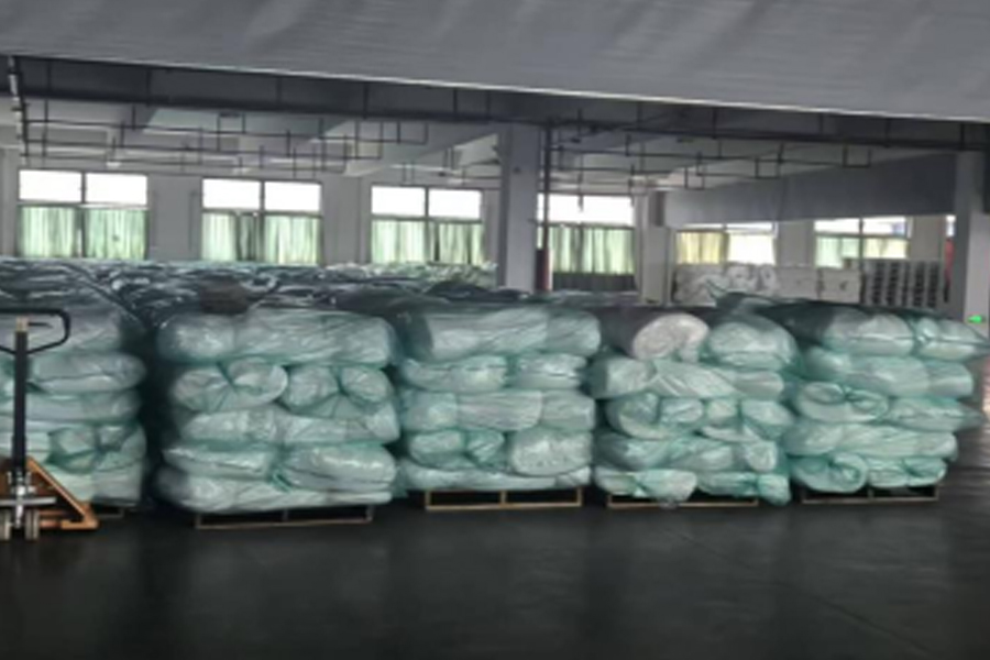 Gray na tela production-to-delivery area